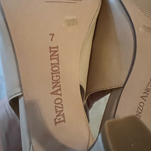 Brand New Enzo Angiolini Cream Heel Peeptoe Pumps Size 7 Sandals - Picture 11 of 11